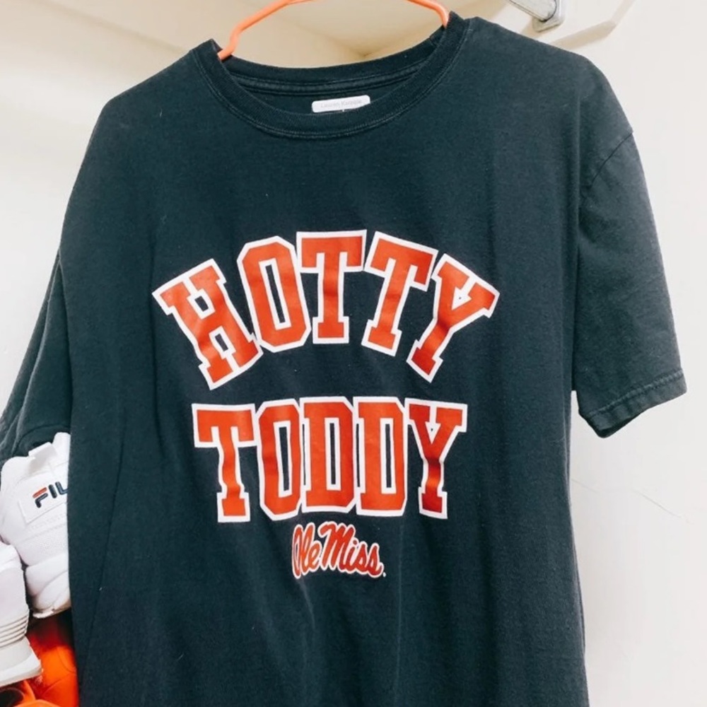 NEW Ole Miss Tee Shirt- HOTTY TODDY ❤️